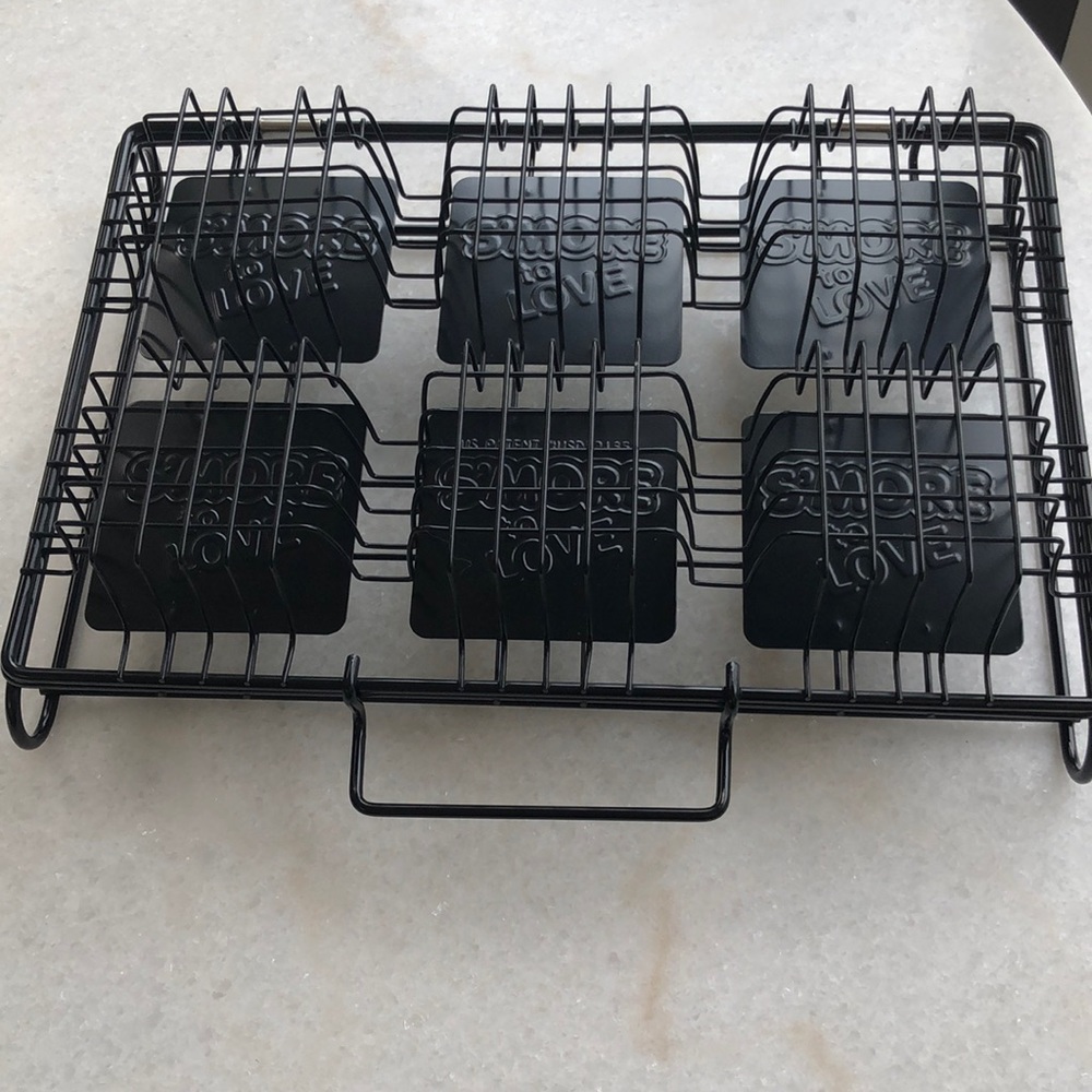 New Campfire Black S’more Maker